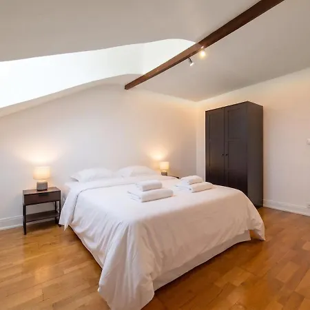 Danton, Terrace, Large Townhouse Apartman Reims
