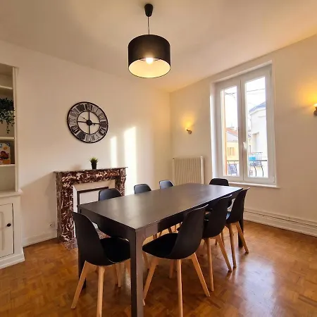 Danton, Terrace, Large Townhouse Apartman *