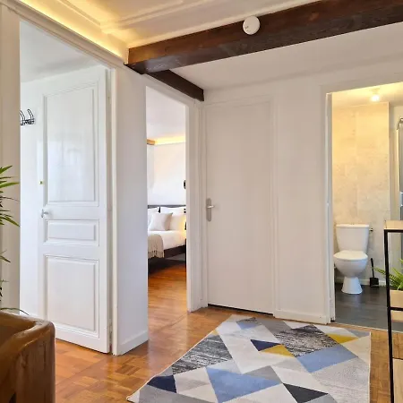 Danton, Terrace, Large Townhouse