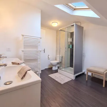 Danton, Terrace, Large Townhouse Apartman *